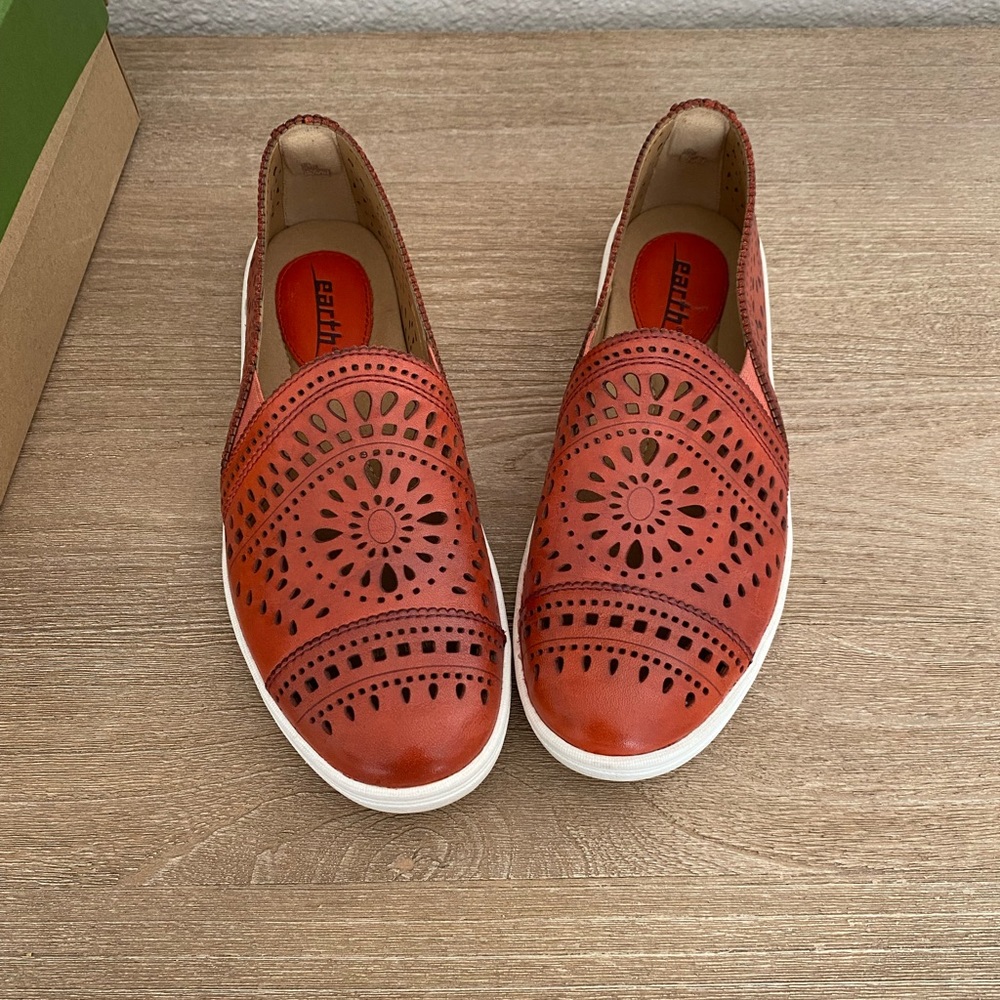 Earth • Shoes • Size 5.5